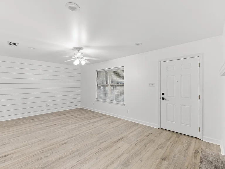 153 Richmond Rd — Photo 3