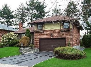 27 Carling Dr, New Hyde Park, NY 11040