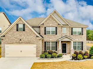 565 Georgia Cir, Loganville, GA 30052