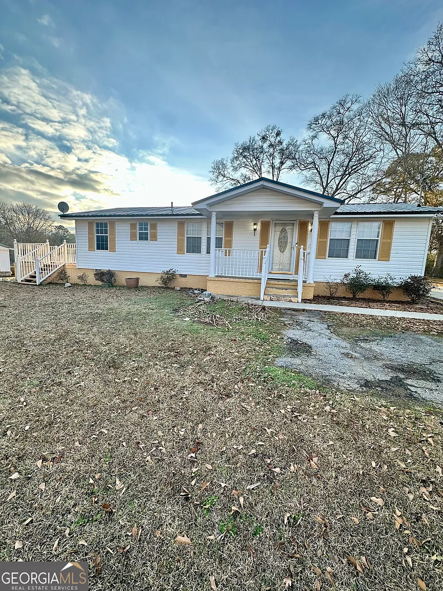 1111 Adrian Cir photo 1
