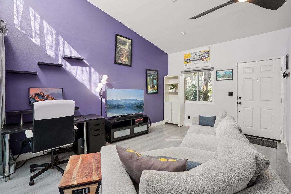 next background image