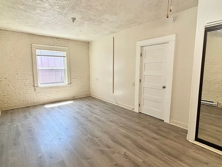 R0180 - Pettygrove Apartments — Photo 22