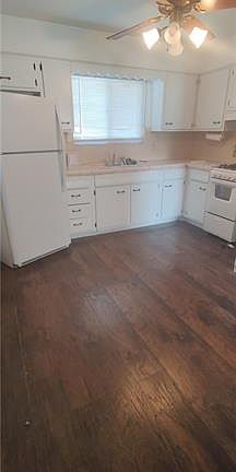 3rd image of 3822/20 S Canterbury Pl