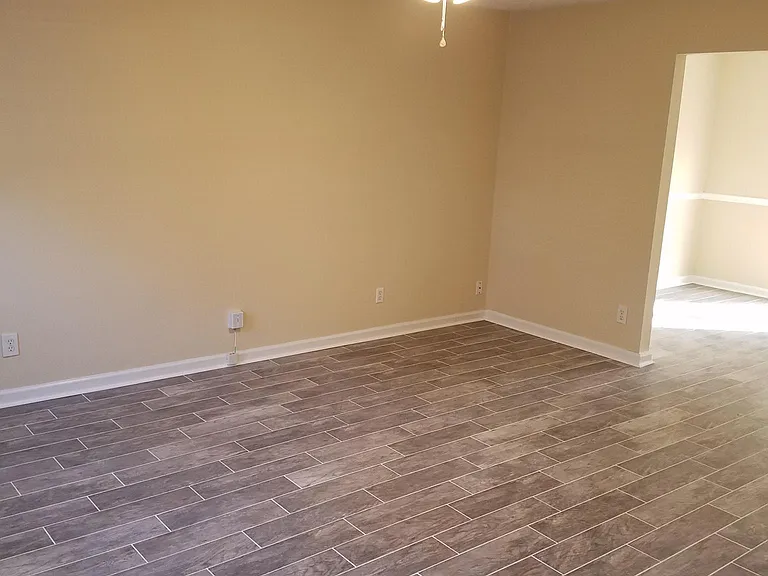 707 Guide Post Ln — Photo 8
