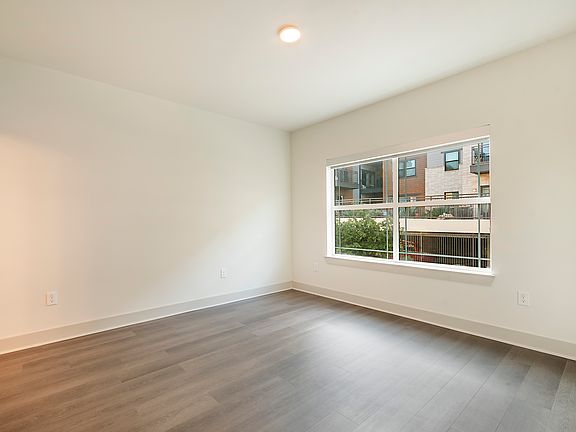 5th image of 5631 Belmont Ave #242