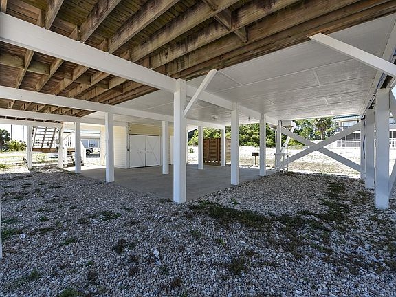 5th image of 817 E Gulf Beach Dr