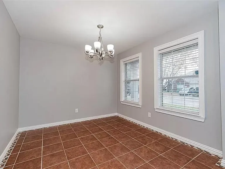 1208 Angelina Dr — Photo 5