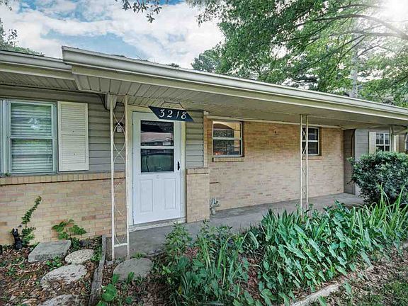 3rd image of 3218 Pauline Dr