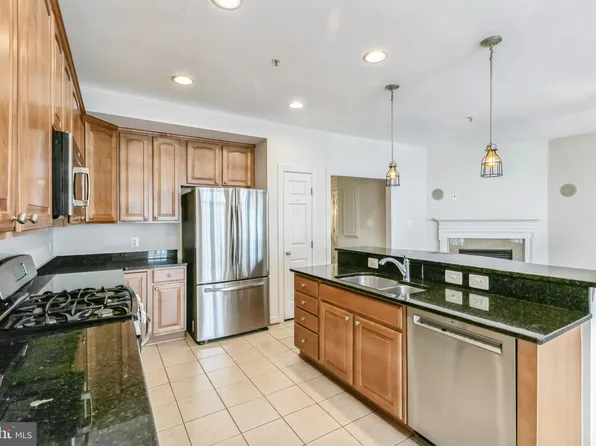 5653 Harrington Falls Ln Unit H, Alexandria, VA 22312