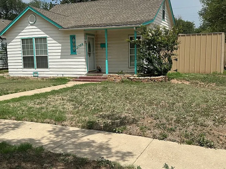 2709 S. Van Buren — Photo 2