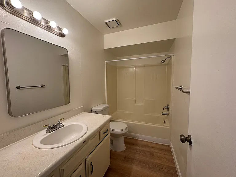 4400 Tierra Verde St. — Photo 6