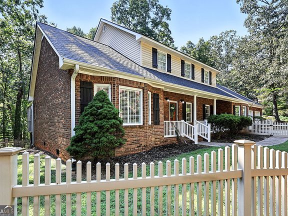 5th image of 504 Sams Rd