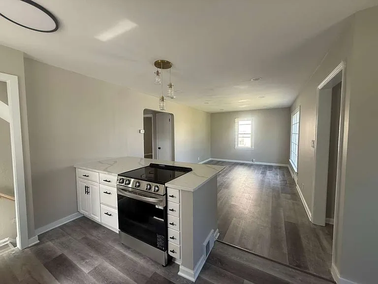 6701 Pelham Dr — Photo 9