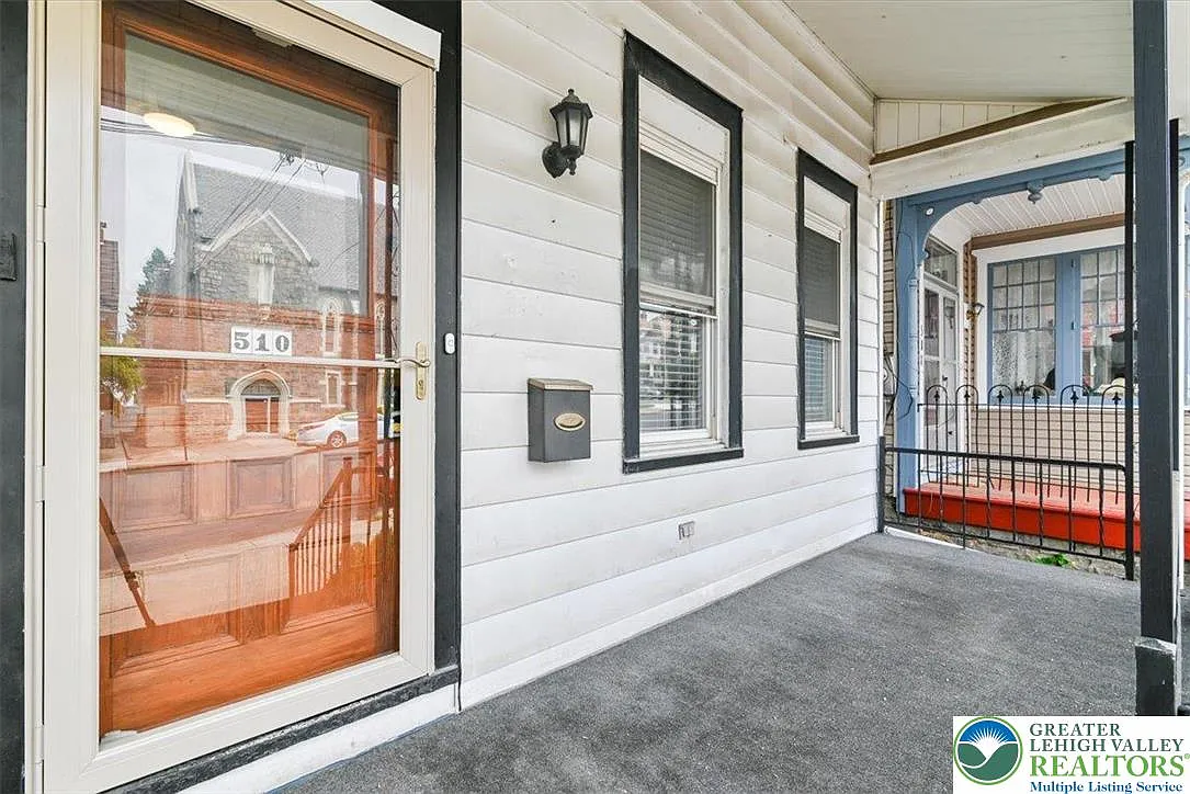 5 bed, 2.0 bath, 2000 sqft, $2,850 — Photo 4