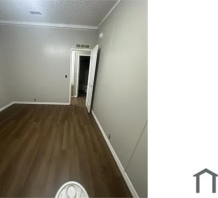 4 bed, 1402 sqft, $2,300 — Photo 4
