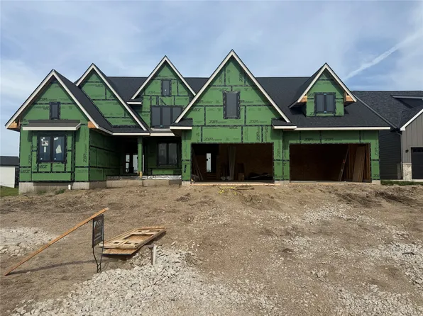 3837 NW 183rd St, Clive, IA 50325
