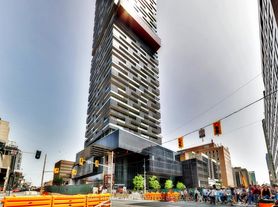 8 Eglinton Ave E