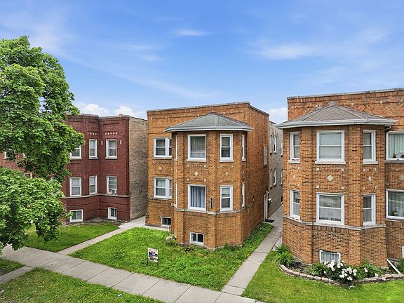 4th image of 6066 N Albany Ave