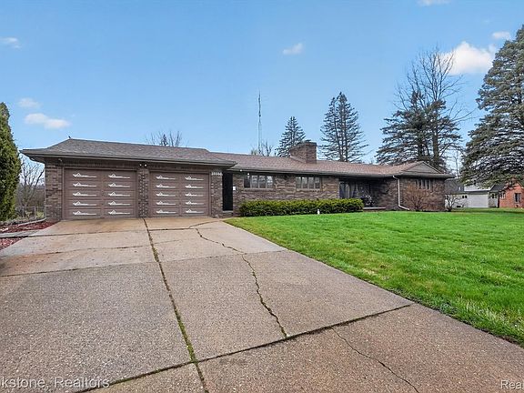 2nd image of 11080 Lapeer Rd