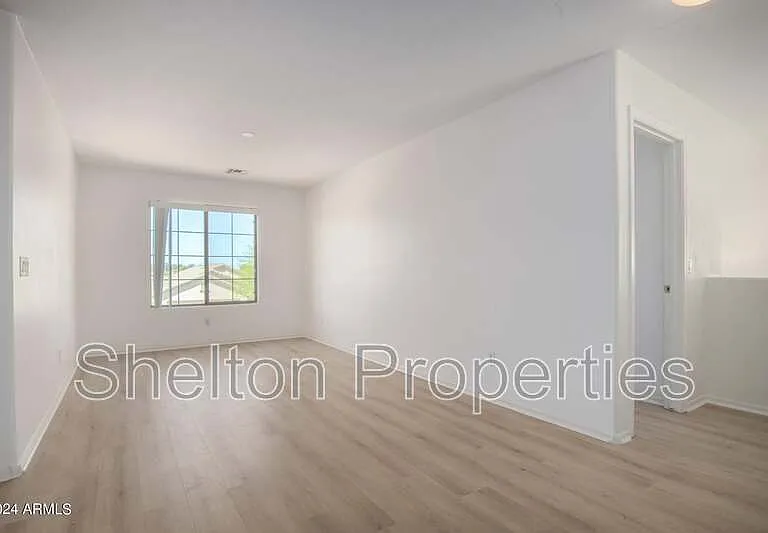 17229 W Caribbean Ln — Photo 26