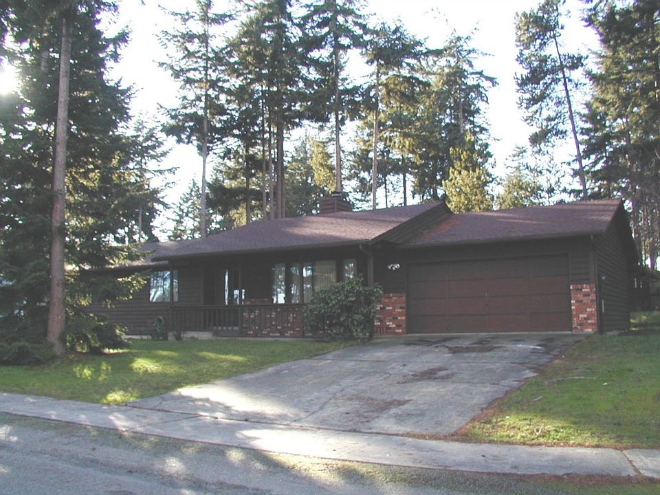 2nd image of 741 NW Cathlamet Dr