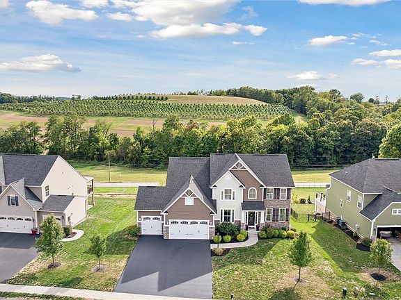 2nd image of 410 Winesap Ct