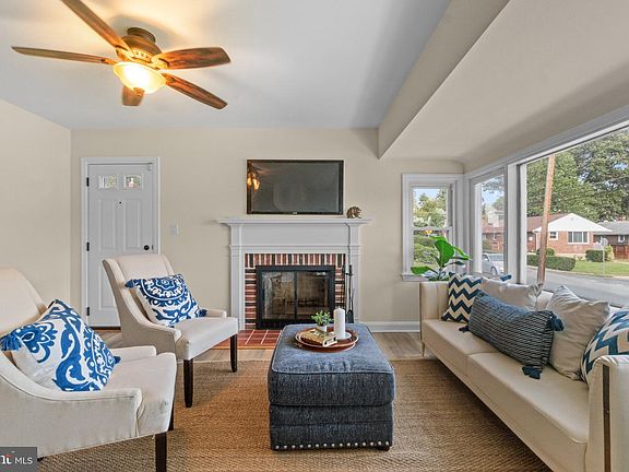 5th image of 3219 Acton Rd