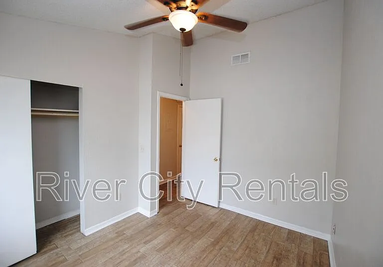 2443 N Seabury Pl — Photo 10