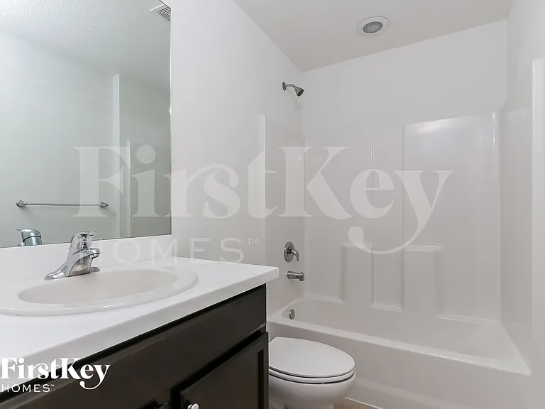 1682 SW Crawford Ave — Photo 13