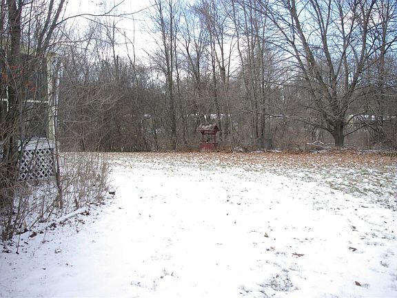 2nd image of 82 Sawyers Pass