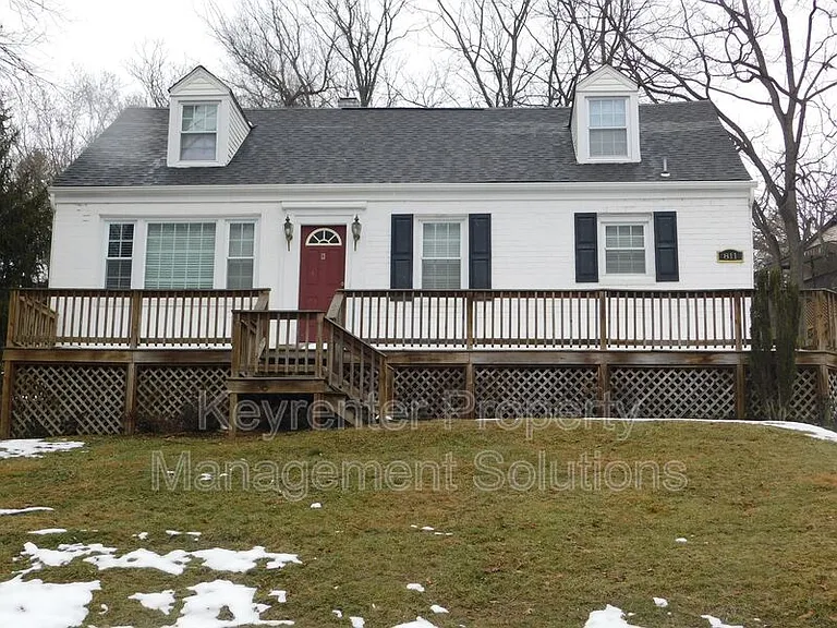 811 E Beverly St #B — Photo 32