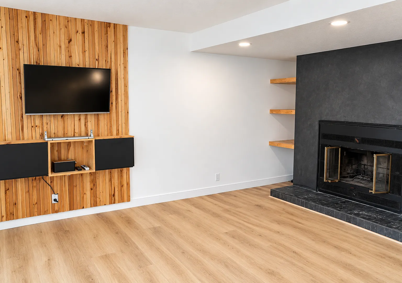 Scenic Midway Retreat Spacious 2-Bedroom Condo — Photo 4