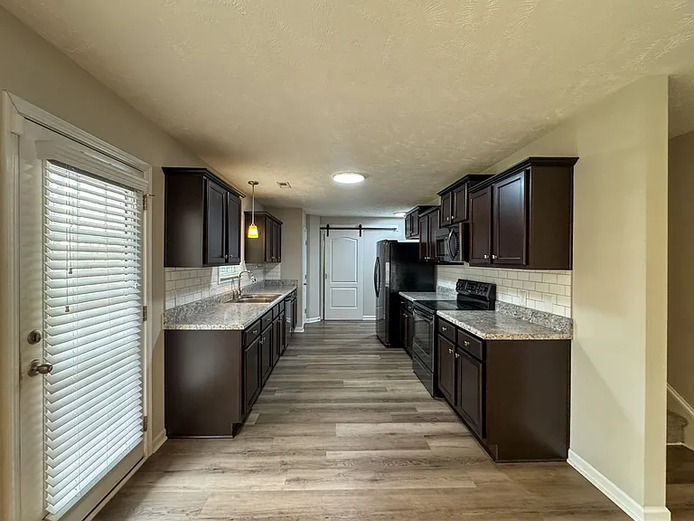 761 Sunset Lake Rd — Photo 7
