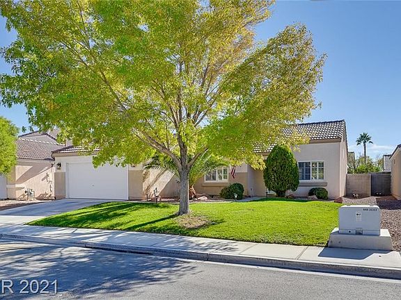 3rd image of 2303 W El Campo Grande Ave