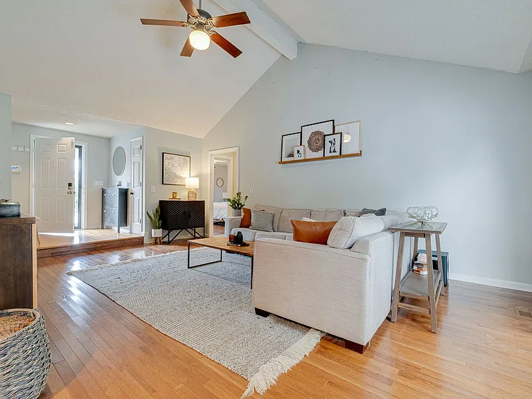 5148 Village Trce — Photo 9