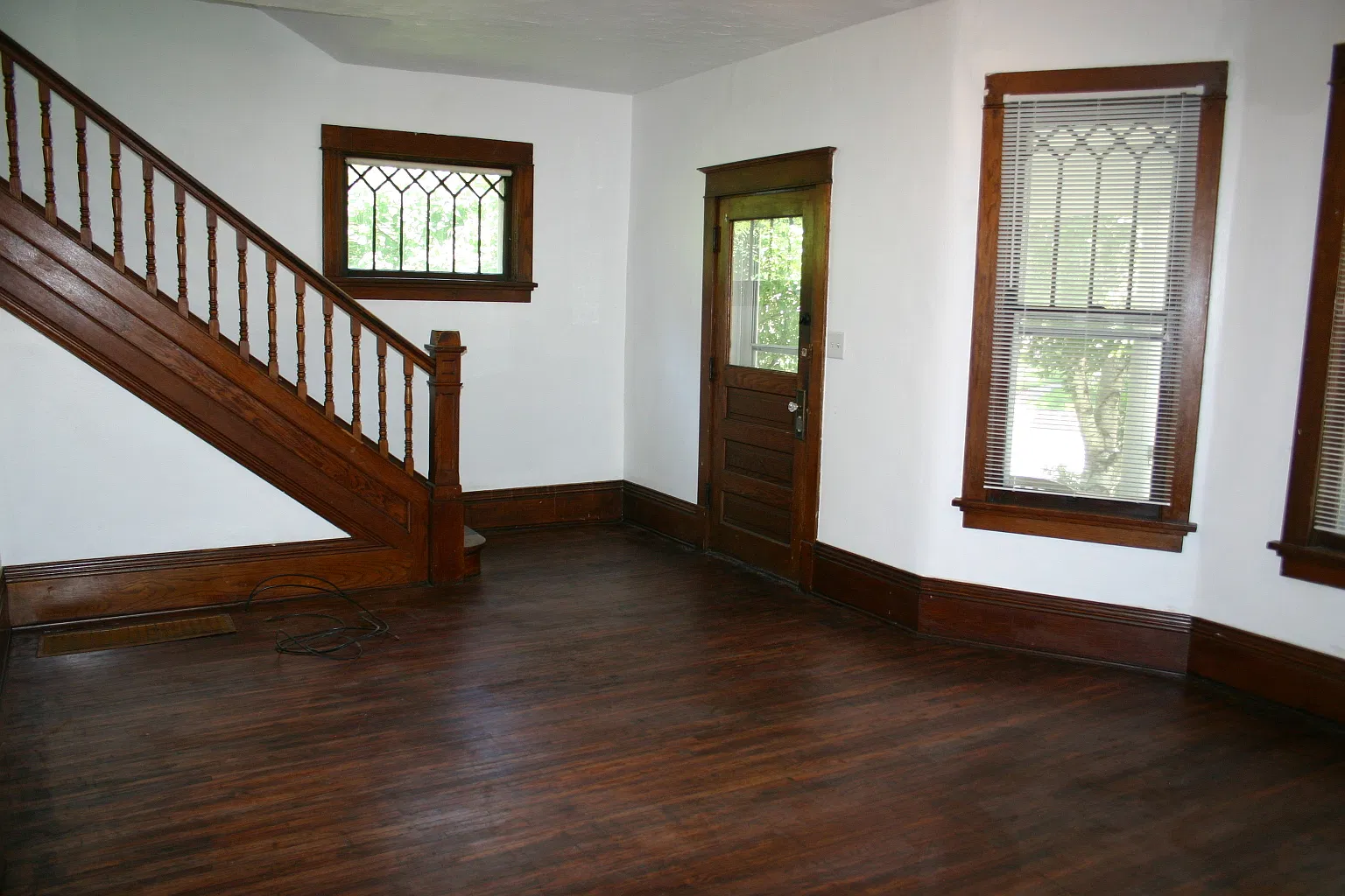 417 Warren St — Photo 4