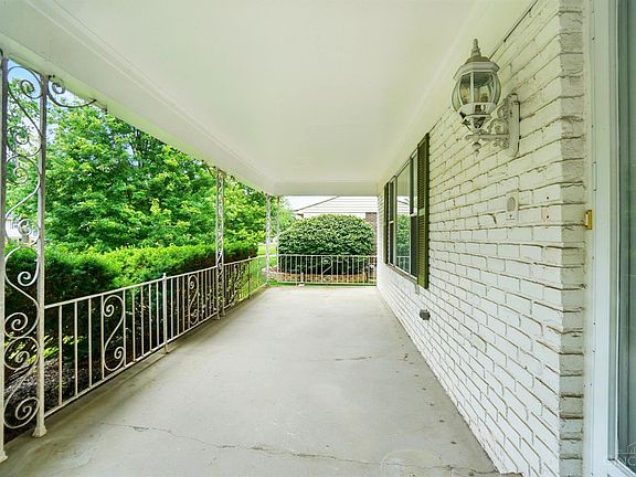 4th image of 10146 Crosier Ln