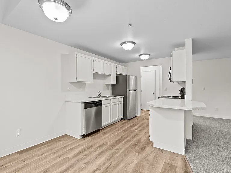 Spacious 2x2 Apartment Homes in Central Tacoma! — Photo 15