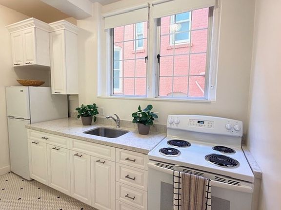 3rd image of 643 Mason St APT 4