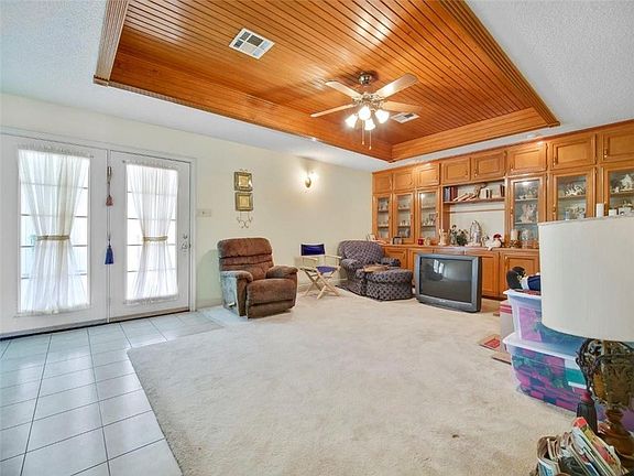 5th image of 520 S Lake Court Dr