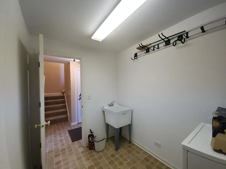 137 Willey St — Photo 24