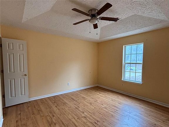 5th image of 11 Willow Ridge Dr