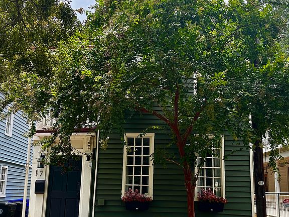2nd image of 7 Aiken St