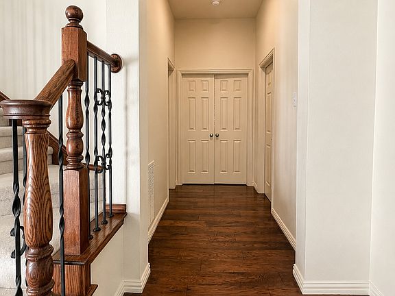 5th image of 8317 Victoria Ln