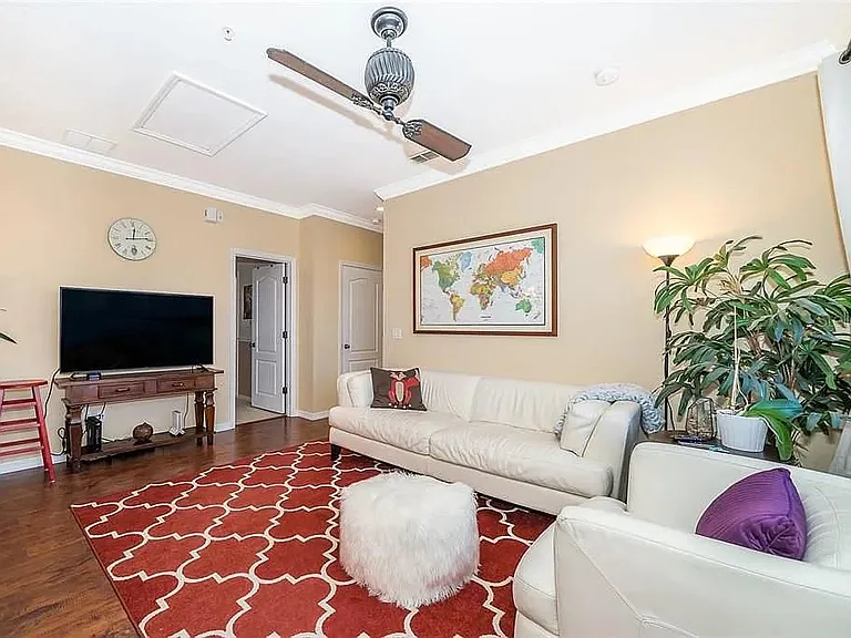 5310 Horton Ln — Photo 17
