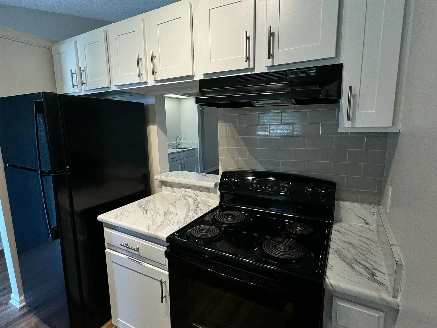 1278 Montecello Dr - B — Photo 3