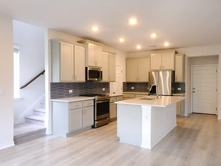 4810 Plum Peach Bnd — Photo 2