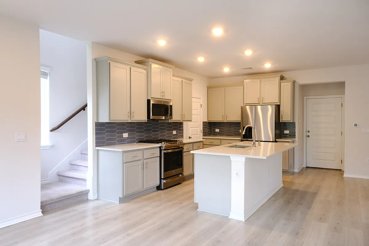 Building Photo - 4810 Plum Peach Bnd