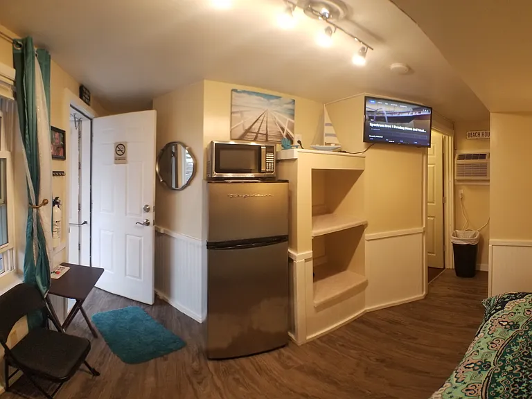 1305 N Superior Ave #4 — Photo 13
