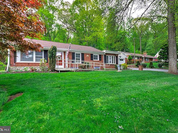 3rd image of 2584 Spring Valley Rd